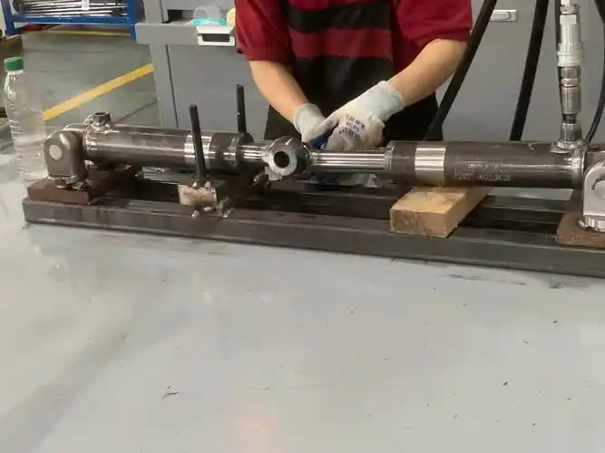 Что следует учитывать при разборке гидроцилиндра?