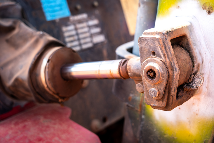 Как гидравлические цилиндры справляются со сложными условиями установки?